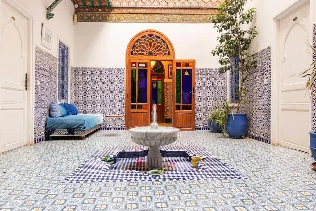 Besoin d'un avis avant de réserver ton logement ? - Hébergement - KSE Essaouira Besoin d'un avis avant de réserver ton logement ? - Hébergement - KSE Essaouira